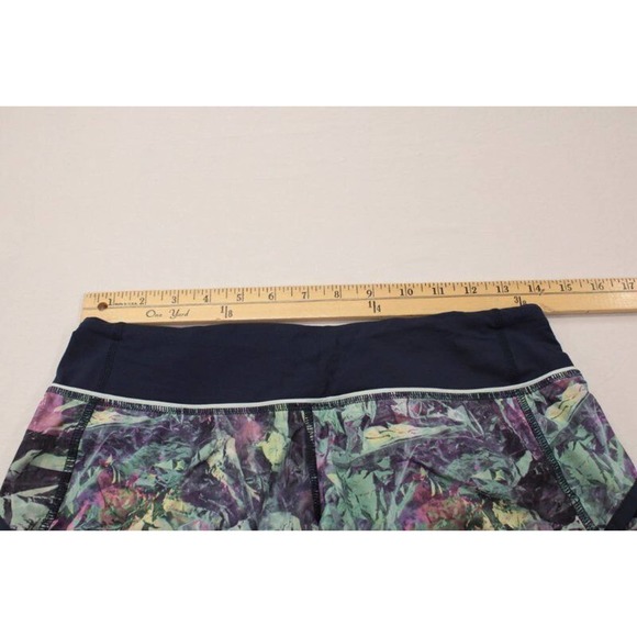 Lululemon Run Speed Short Vented Running Shorts size 4 Lined Iridescent Multi - Picture 6 of 11